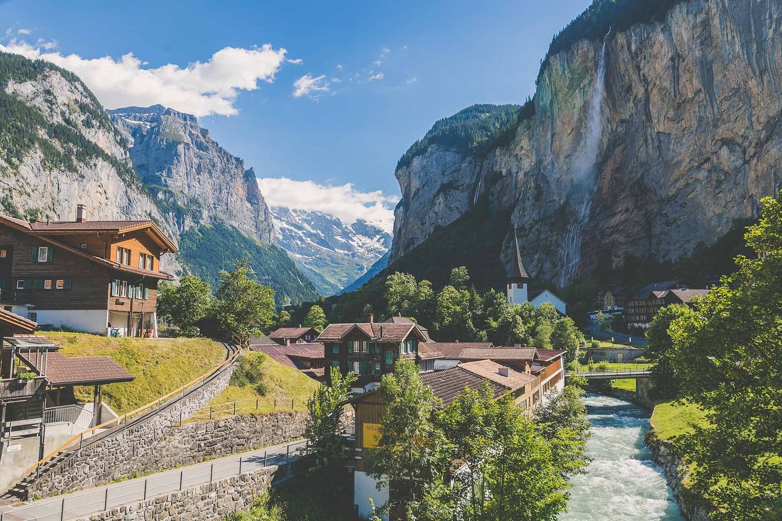 Descubre el Esplendor del Turismo de Naturaleza en Hotel Cattaleya